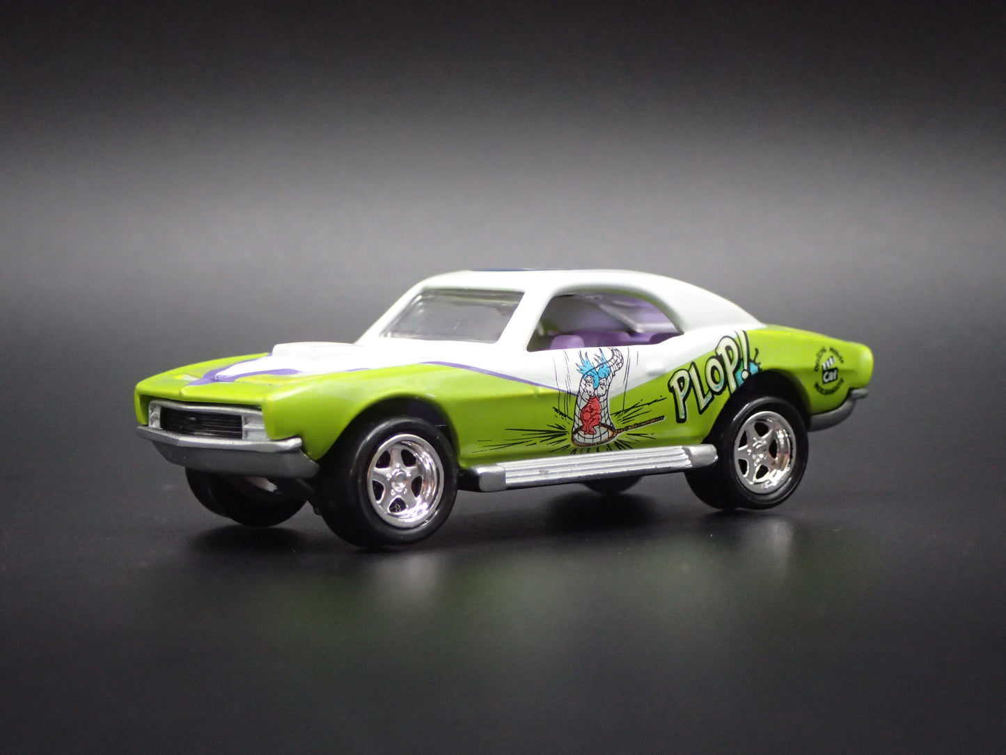 1969 69 CHEVY CHEVROLET CAMARO CAT IN THE HAT 1:64 SCALE DIORAMA DIECAST MODEL CAR