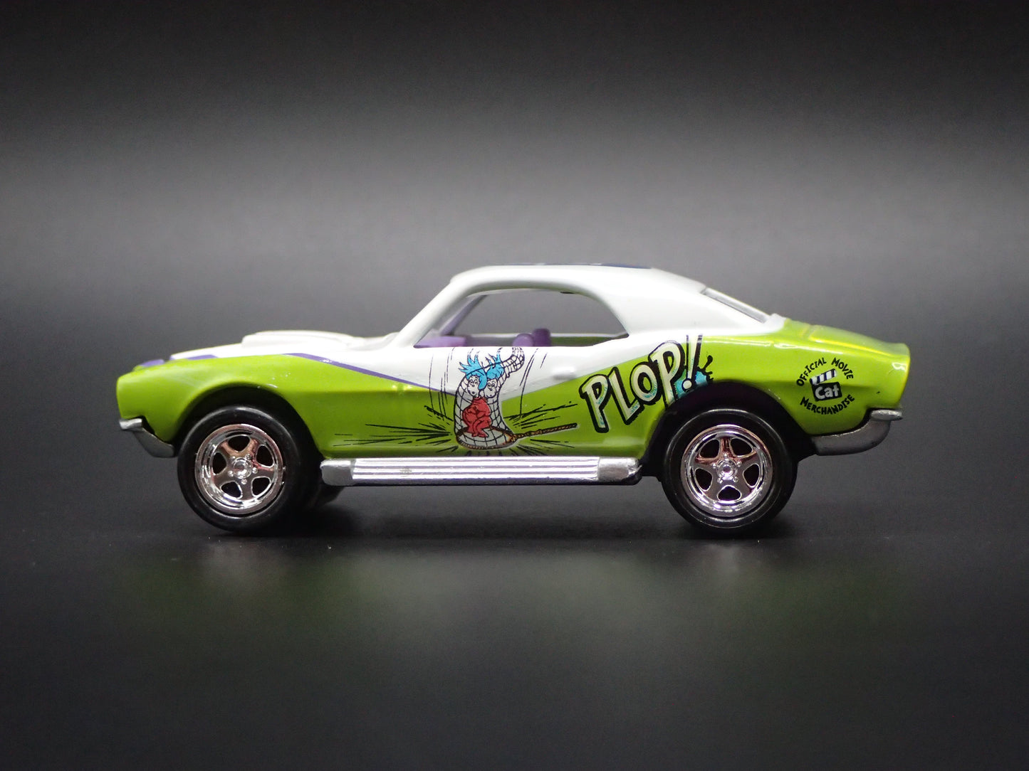 1969 69 CHEVY CHEVROLET CAMARO CAT IN THE HAT 1:64 SCALE DIORAMA DIECAST MODEL CAR