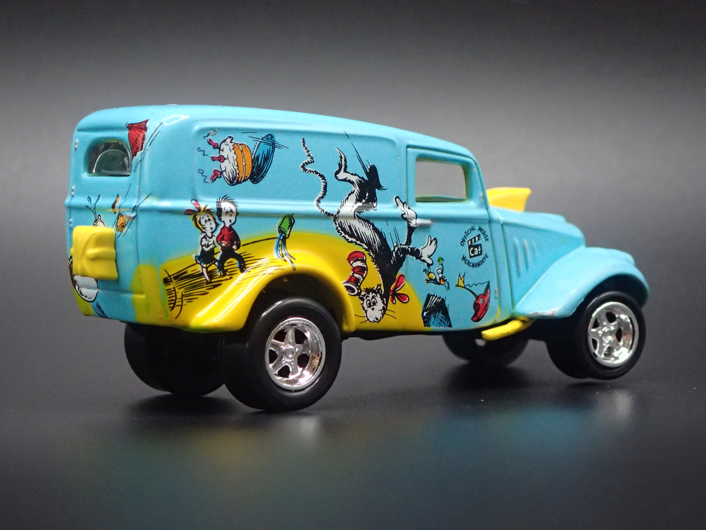 1933 33 WILLYS PANEL DELIVERY VAN CAT IN THE HAT 1:64 SCALE DIORAMA DIECAST MODEL CAR