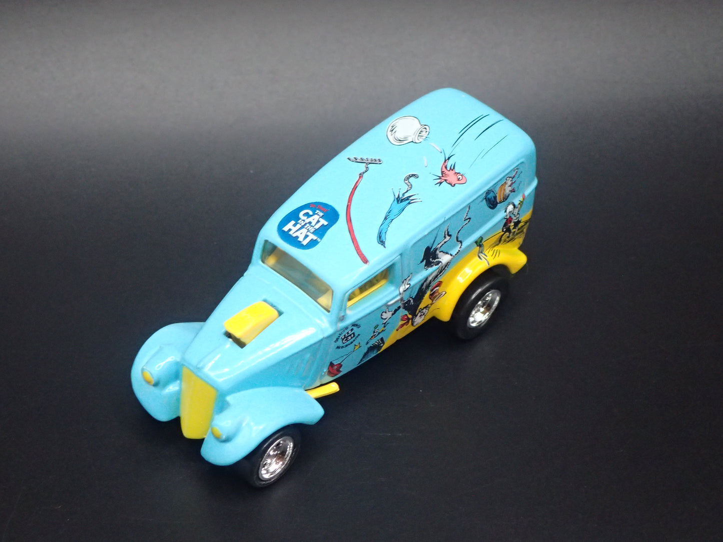 1933 33 WILLYS PANEL DELIVERY VAN CAT IN THE HAT 1:64 SCALE DIORAMA DIECAST MODEL CAR