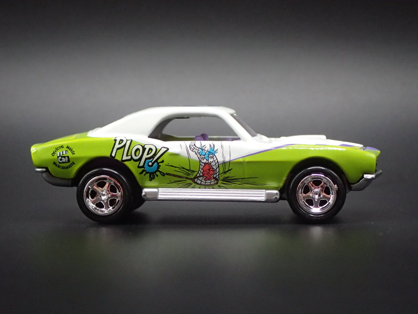 1969 69 CHEVY CHEVROLET CAMARO CAT IN THE HAT 1:64 SCALE DIORAMA DIECAST MODEL CAR