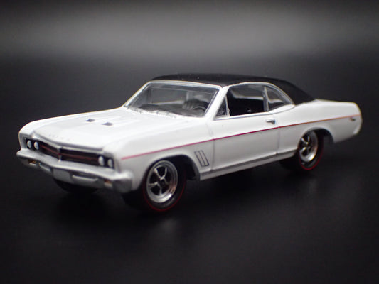 1967 67 BUICK GS 400 WHITE 1:64 SCALE COLLECTIBLE DIORAMA DIECAST MODEL CAR-Burning Rubber Toy Company