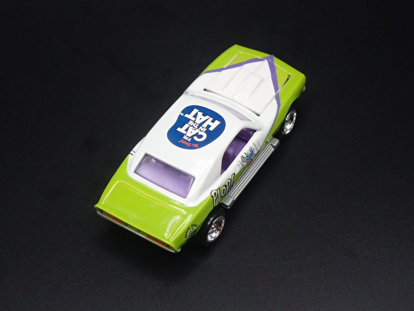 1969 69 CHEVY CHEVROLET CAMARO CAT IN THE HAT 1:64 SCALE DIORAMA DIECAST MODEL CAR