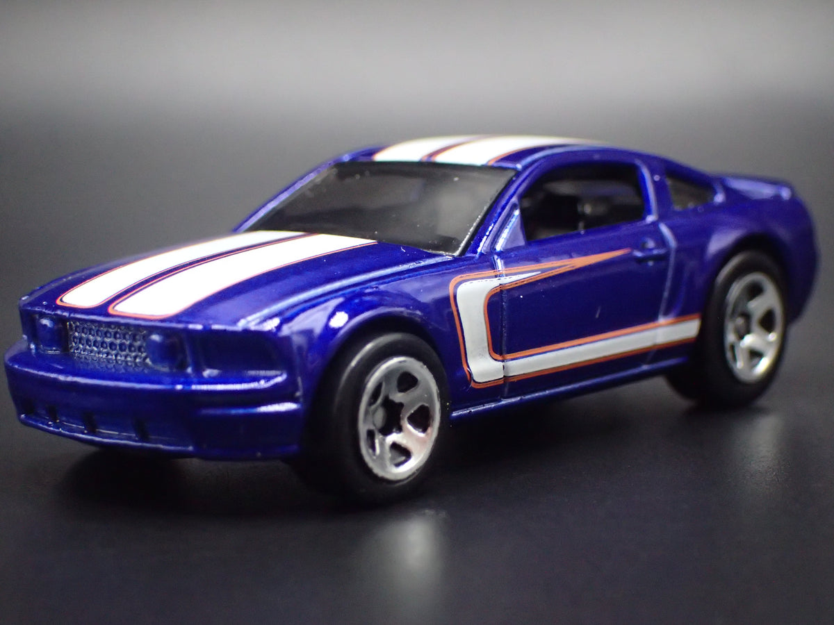 2005- 2009 FORD MUSTANG GT BLUE RARE 1:64 SCALE COLLECTIBLE DIECAST MODEL CAR