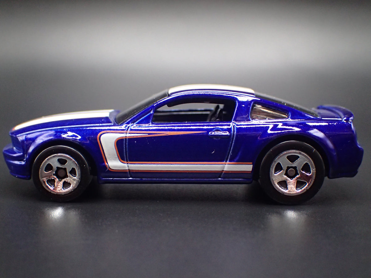 2005- 2009 FORD MUSTANG GT BLUE RARE 1:64 SCALE COLLECTIBLE DIECAST MODEL CAR