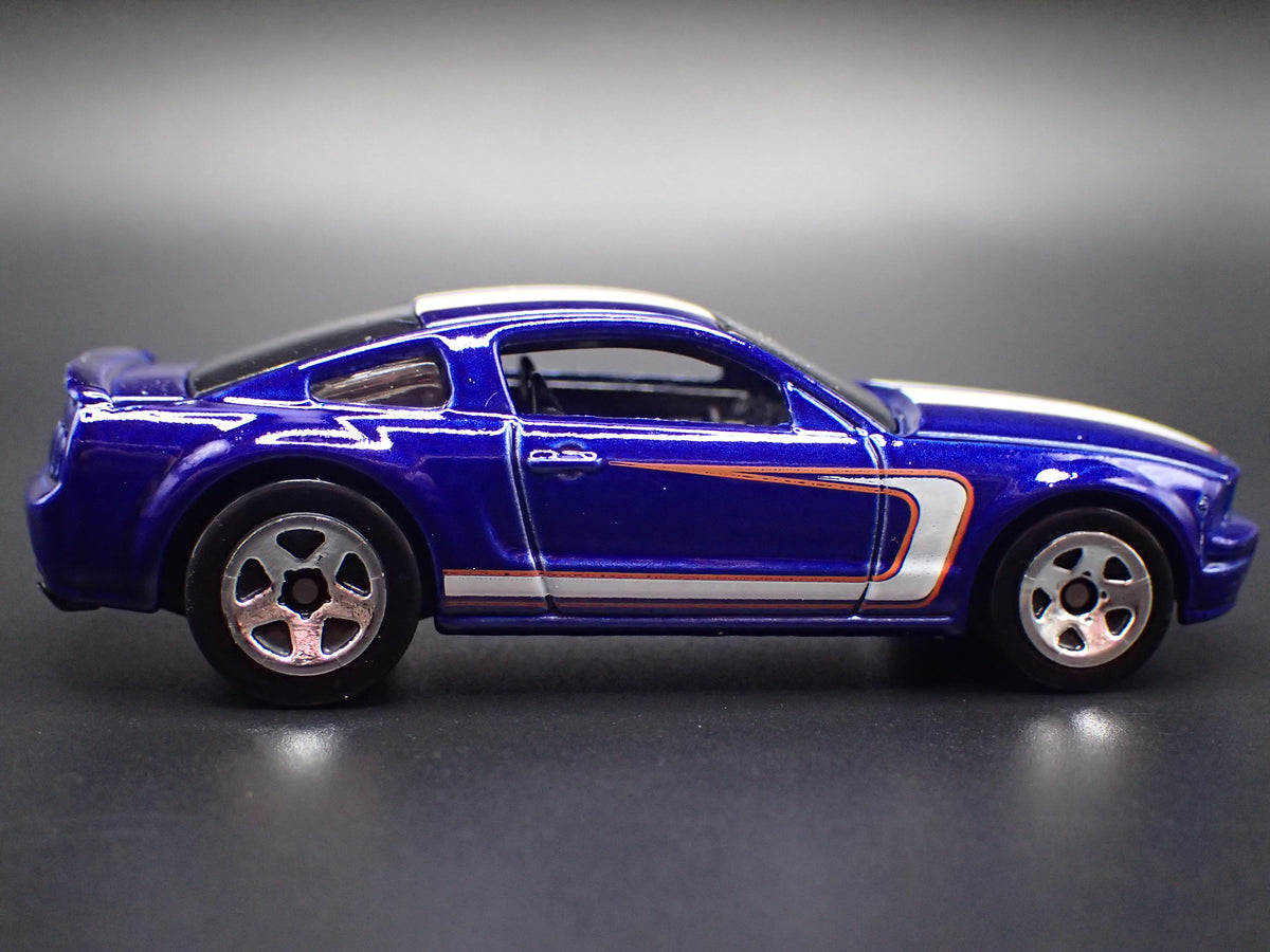2005- 2009 FORD MUSTANG GT BLUE RARE 1:64 SCALE COLLECTIBLE DIECAST MODEL CAR