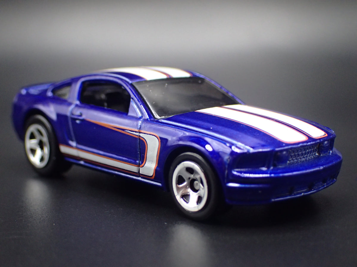 2005- 2009 FORD MUSTANG GT BLUE RARE 1:64 SCALE COLLECTIBLE DIECAST MODEL CAR