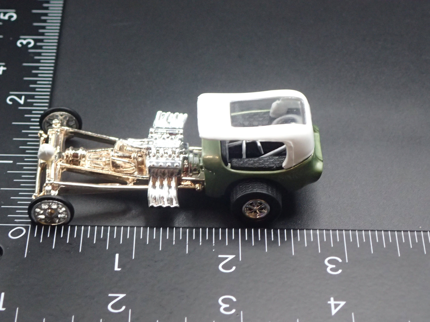 CARL CASPERS UNDERTAKER HOT ROD DRAGSTER 1:64 SCALE DIORAMA DIECAST MODEL CAR