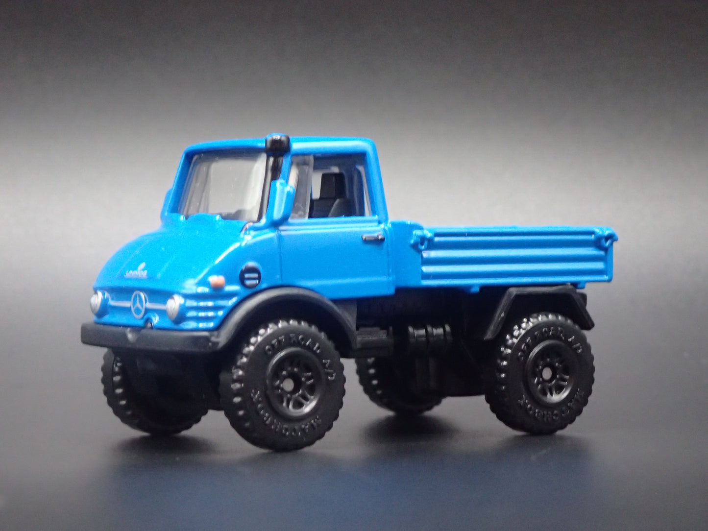 1963-1989 MERCEDES-BENZ UNIMOG 406 UTILITY TRUCK RED 1:64 SCALE DIECAST MODEL CAR