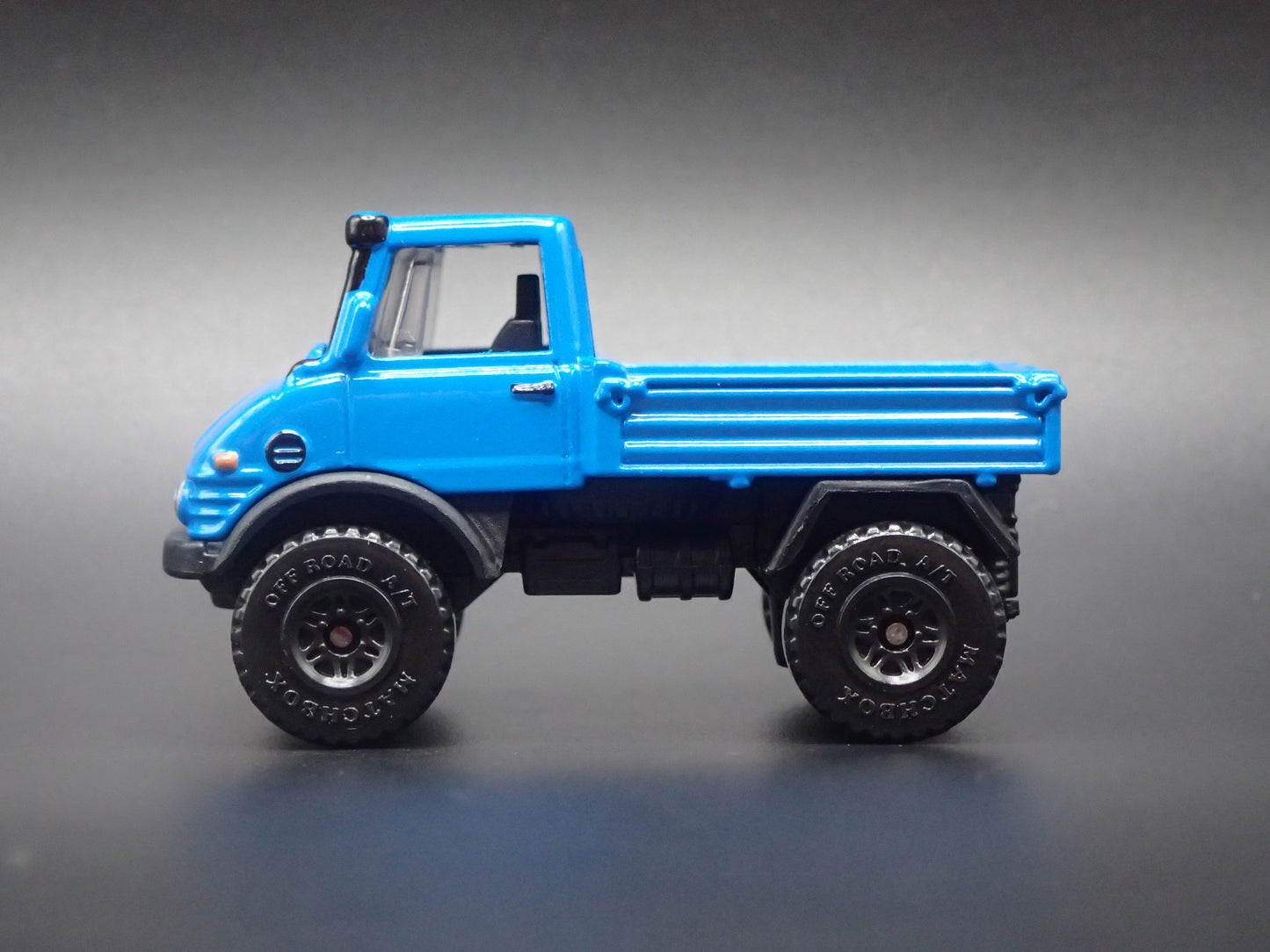 1963-1989 MERCEDES-BENZ UNIMOG 406 UTILITY TRUCK RED 1:64 SCALE DIECAST MODEL CAR