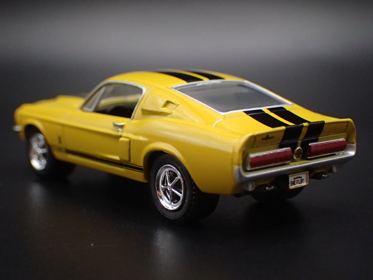 1967 67 FORD MUSTANG SHELBY GT500 FASTBACK 1:64 SCALE DIORAMA DIECAST MODEL CAR