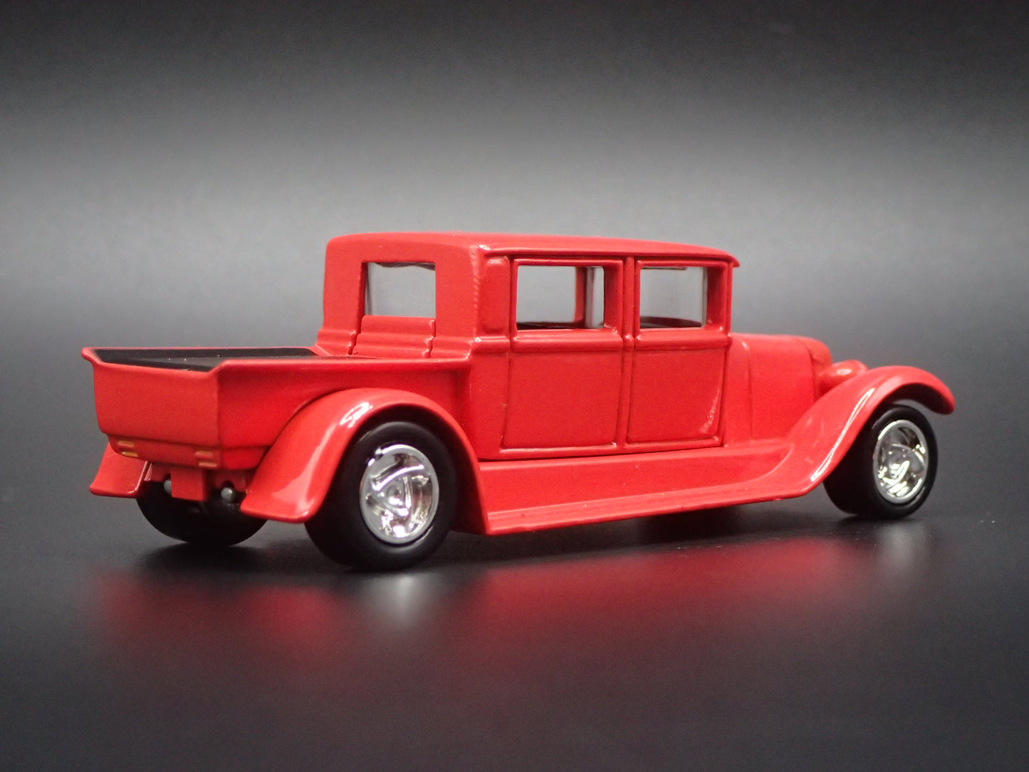 1929 29 FORD CREW CAB PICKUP TRUCK RED 1:64 SCALE DIORAMA DIECAST MODEL CAR