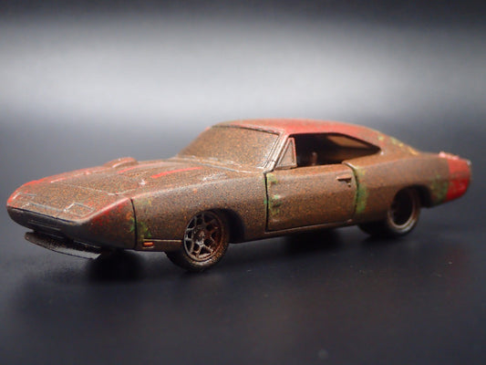 1969 69 DODGE CHARGER DAYTONA CUSTOM BARN FIND 1:64 SCALE DIECAST MODEL CAR