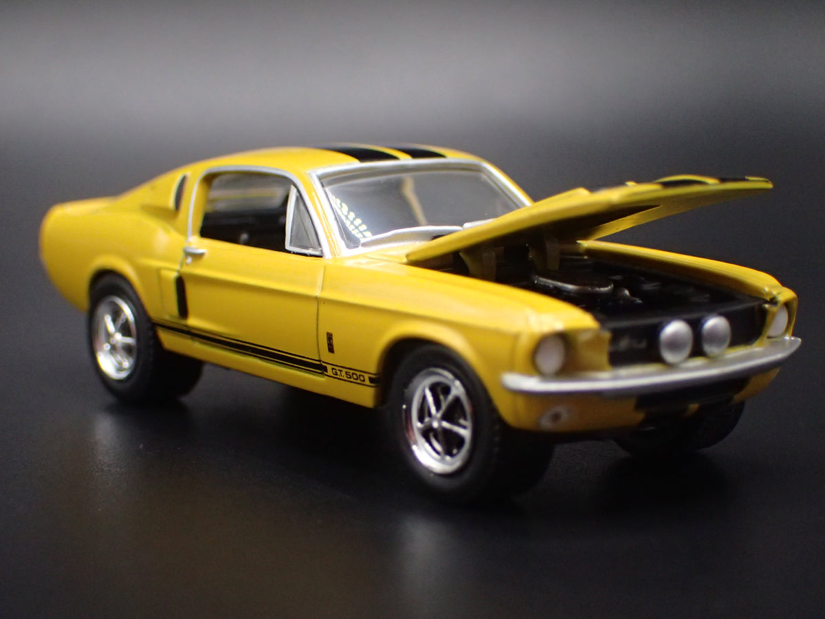 1967 67 FORD MUSTANG SHELBY GT500 FASTBACK 1:64 SCALE DIORAMA DIECAST MODEL CAR