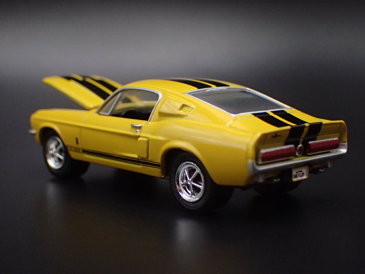 1967 67 FORD MUSTANG SHELBY GT500 FASTBACK 1:64 SCALE DIORAMA DIECAST MODEL CAR