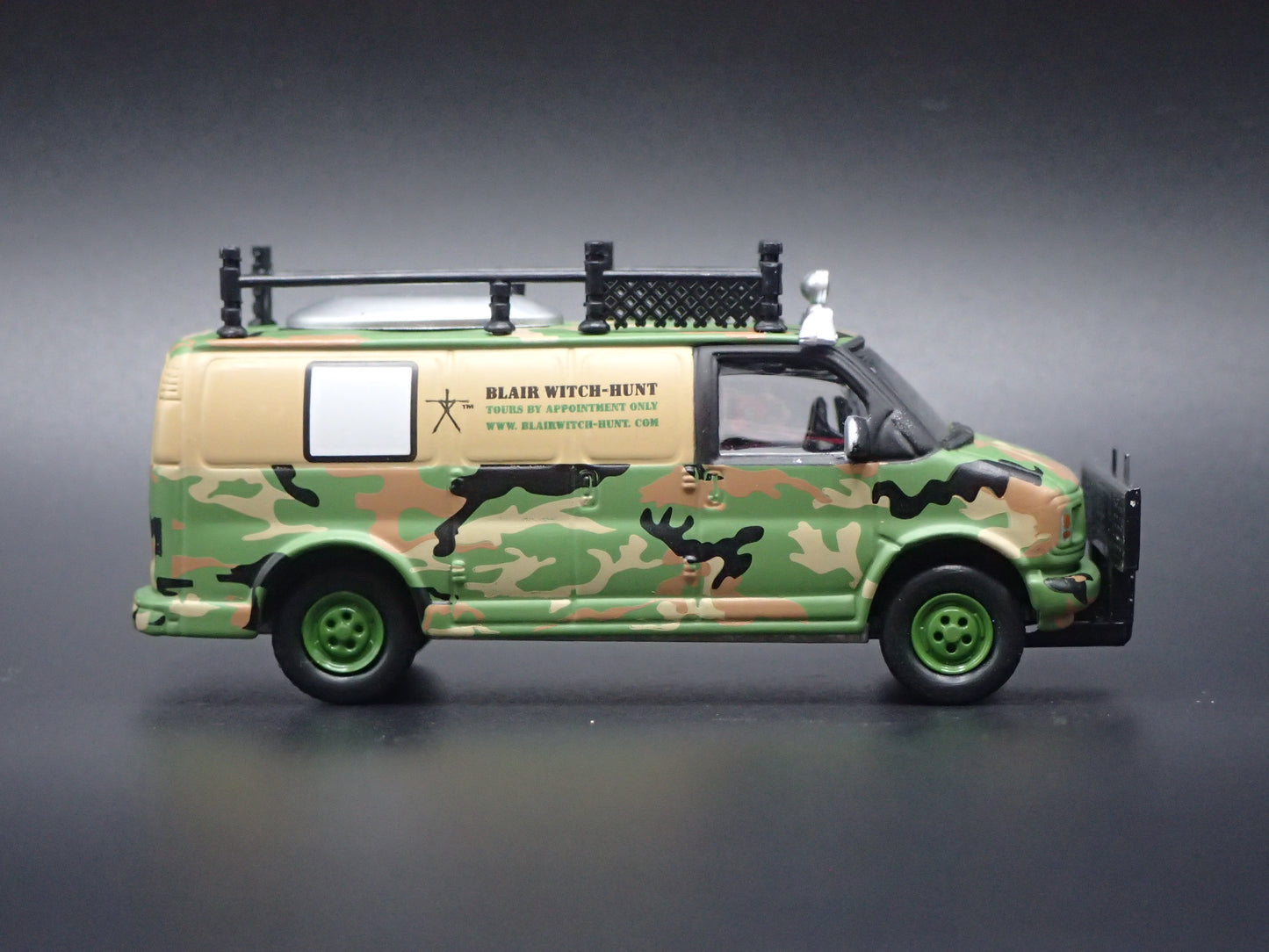 2000 00 GMC 2500 VAN BLAIR WITCH 1:64 SCALE COLLECTIBLE DIECAST MODEL CAR
