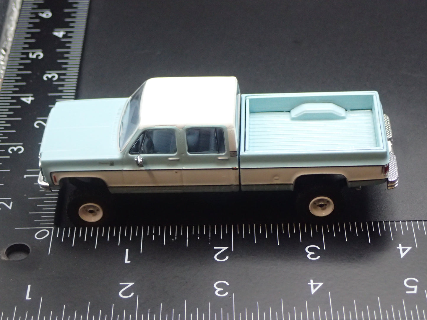 1978 CHEVY CHEVROLET DELUXE K30 SILVERADO CREW CAB 1:64 SCALE DIECAST MODEL CAR