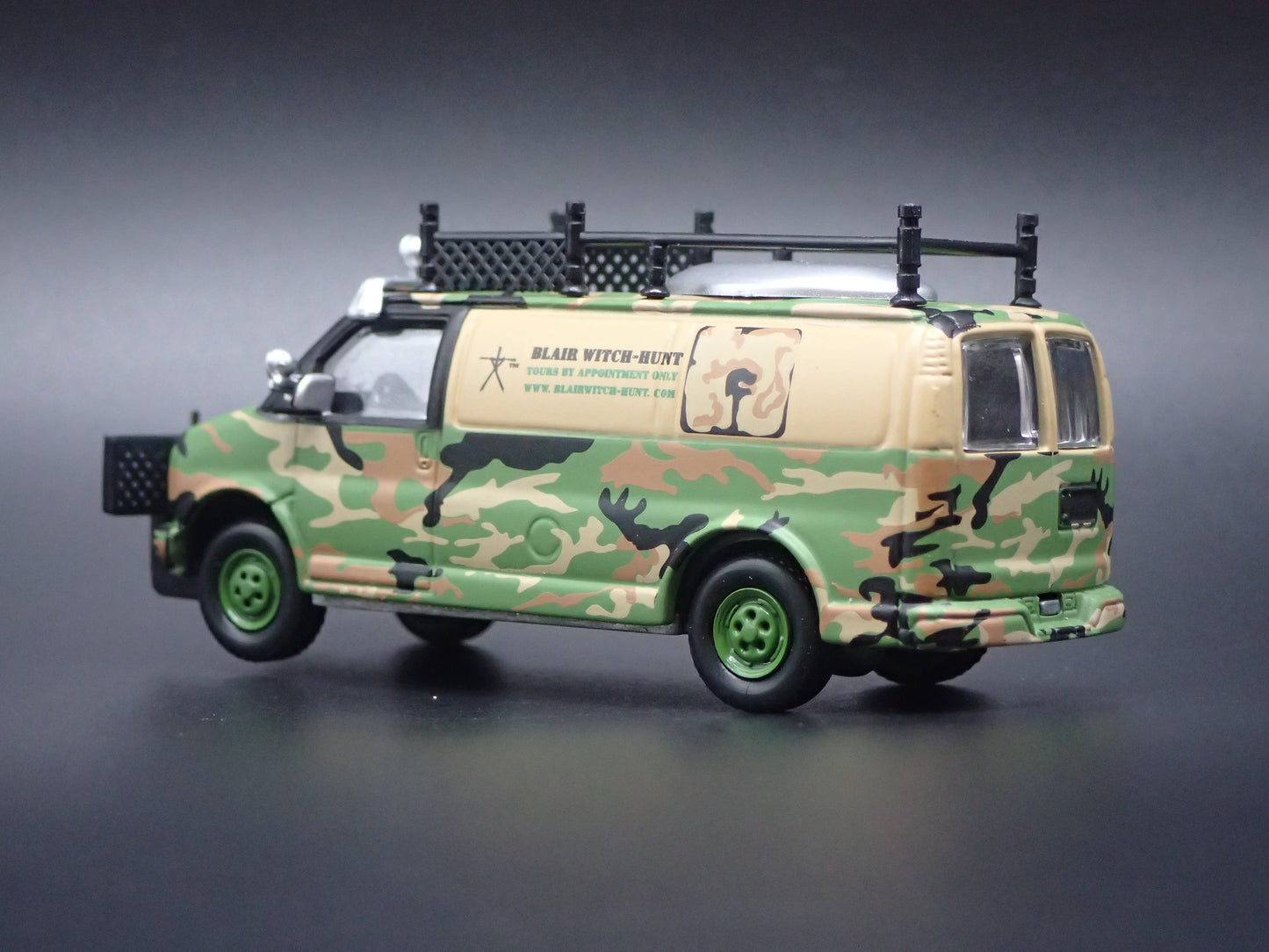 2000 00 GMC 2500 VAN BLAIR WITCH 1:64 SCALE COLLECTIBLE DIECAST MODEL CAR