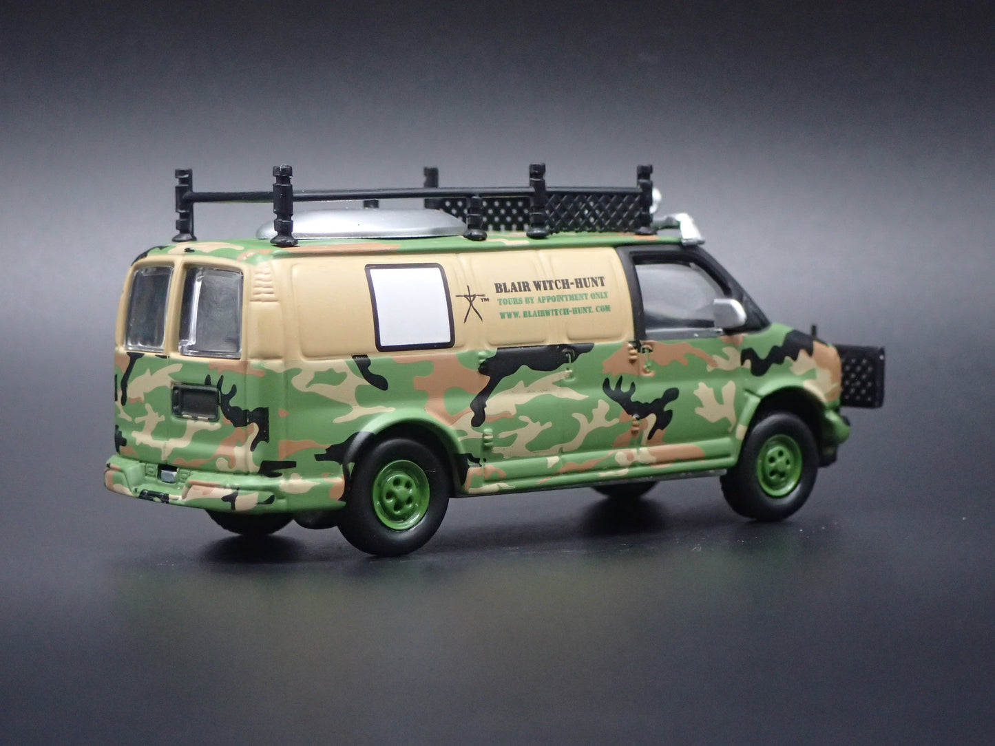 2000 00 GMC 2500 VAN BLAIR WITCH 1:64 SCALE COLLECTIBLE DIECAST MODEL CAR
