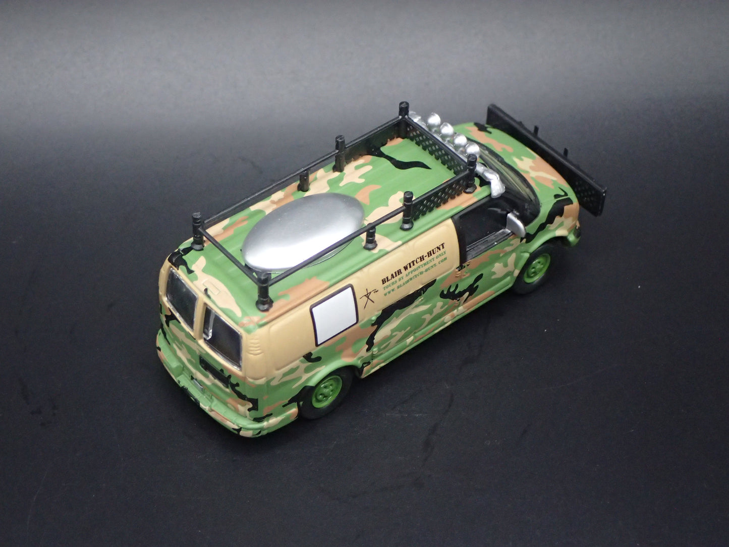 2000 00 GMC 2500 VAN BLAIR WITCH 1:64 SCALE COLLECTIBLE DIECAST MODEL CAR