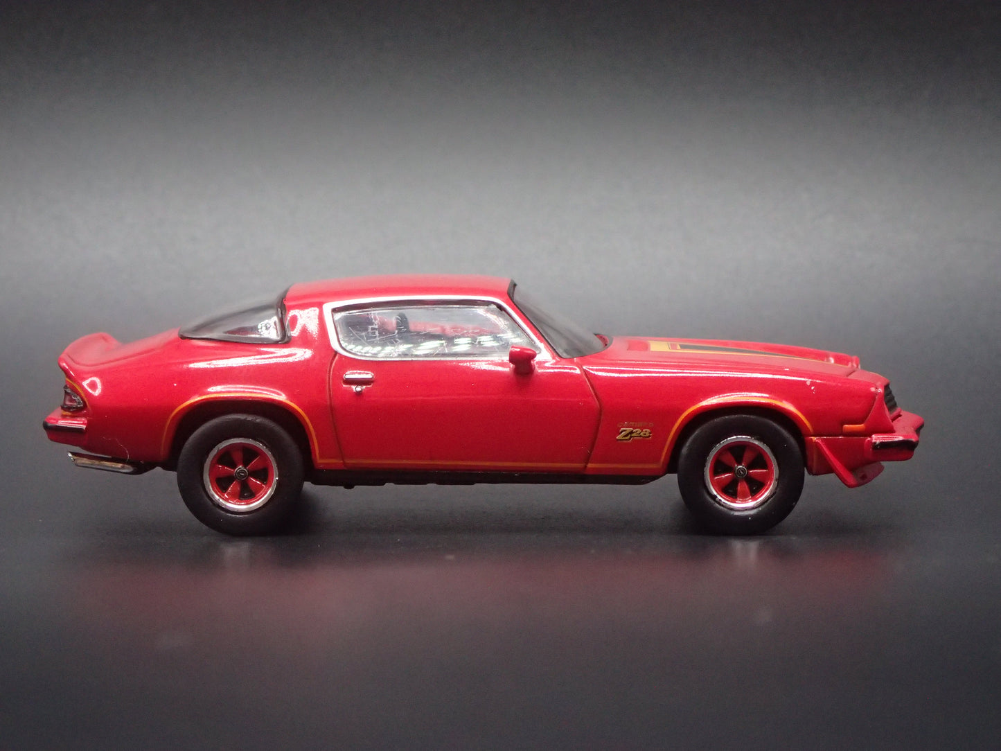 1977 77 CHEVY CHEVROLET CAMARO Z28 RED 1:64 SCALE DIORAMA DIECAST MODEL CAR
