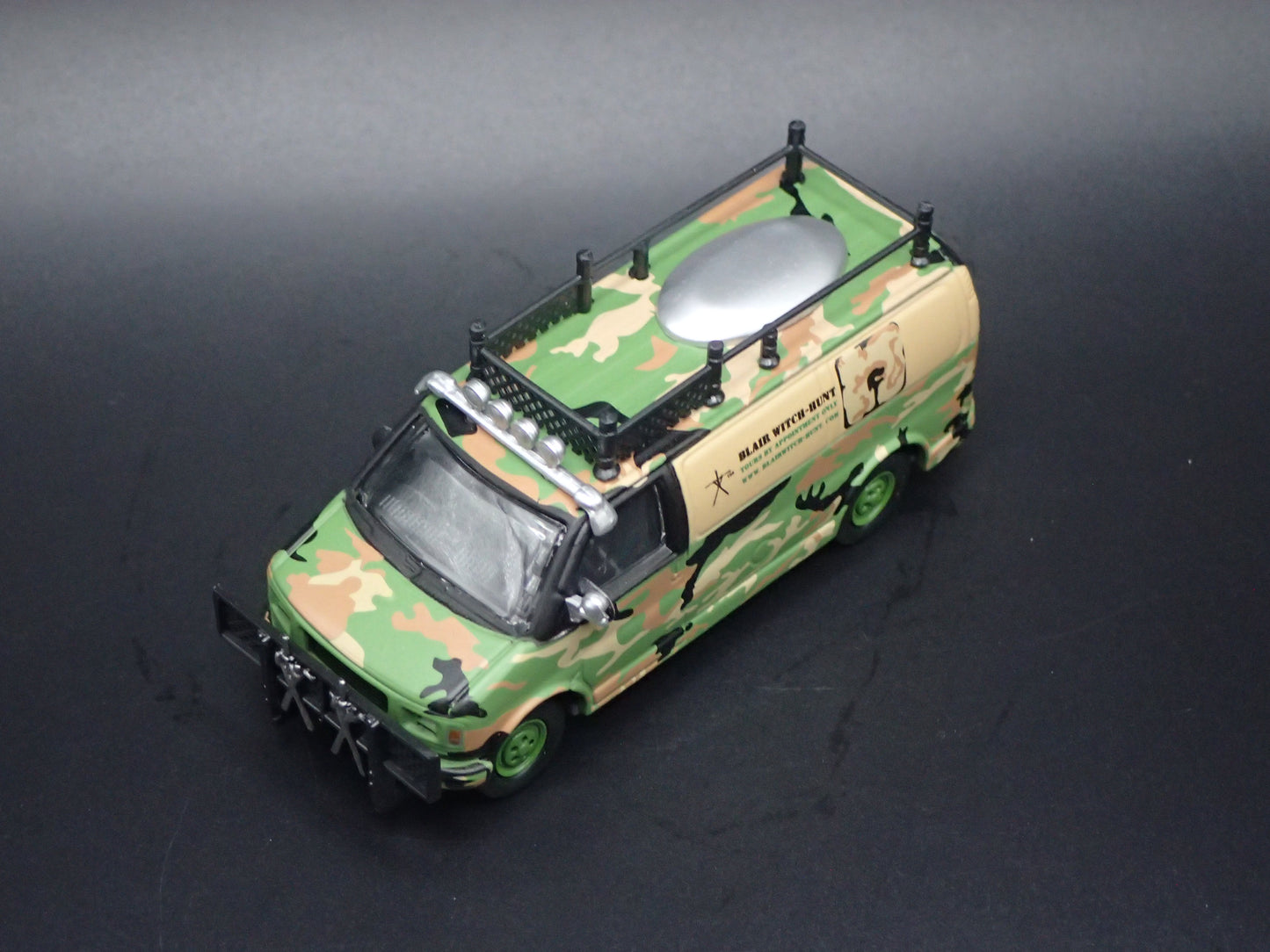 2000 00 GMC 2500 VAN BLAIR WITCH 1:64 SCALE COLLECTIBLE DIECAST MODEL CAR
