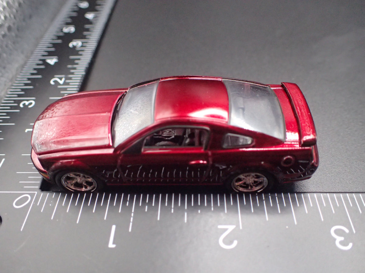 2005-2009 FORD MUSTANG GT RARE 1:64 SCALE COLLECTIBLE DIORAMA DIECAST MODEL CAR