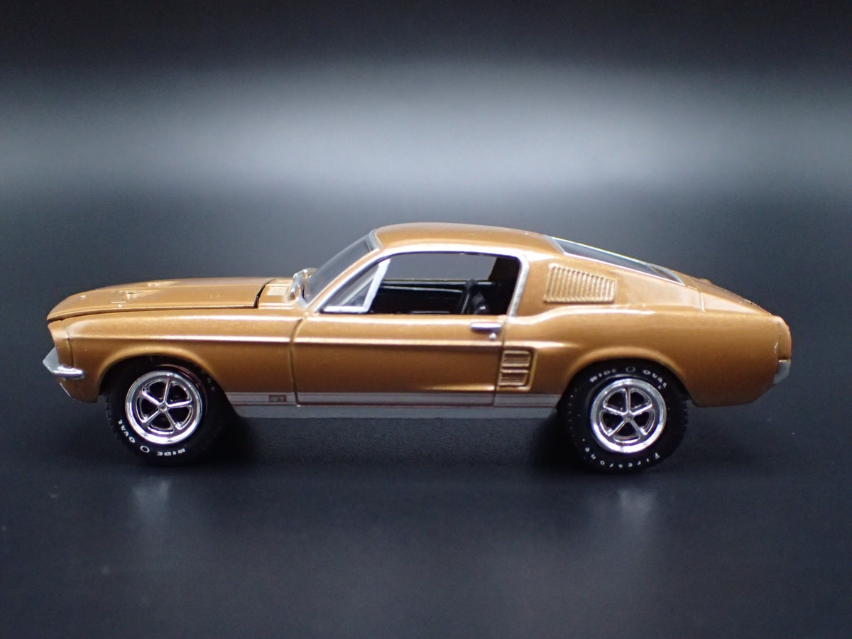 1967 67 FORD MUSTANG GT FASTBACK GOLD 1:64 SCALE DIORAMA DIECAST MODEL CAR