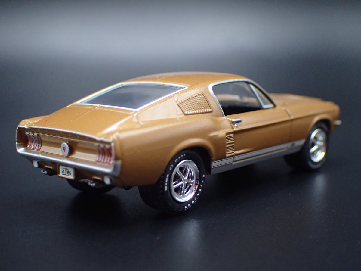 1967 67 FORD MUSTANG GT FASTBACK GOLD 1:64 SCALE DIORAMA DIECAST MODEL CAR