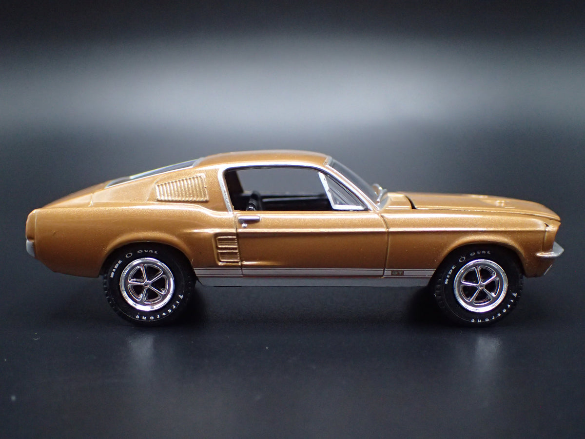 1967 67 FORD MUSTANG GT FASTBACK GOLD 1:64 SCALE DIORAMA DIECAST MODEL CAR