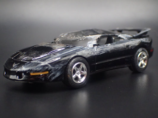 1997 97 PONTIAC FIREBIRD T/A TA ROLLOVER JUNKYARD 1:64 SCALE DIECAST MODEL CAR