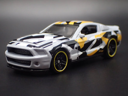 2010-2012 FORD MUSTANG SHELBY GT500 SUPER SNAKE CAMO 1:64 SCALE DIECAST MODEL CAR-Burning Rubber Toy Company