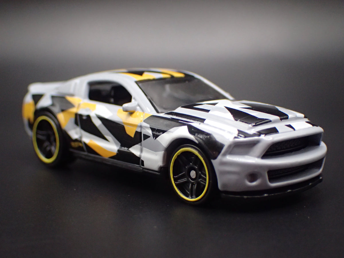 2010-2012 FORD MUSTANG SHELBY GT500 SUPER SNAKE CAMO 1:64 SCALE DIECAST MODEL CAR