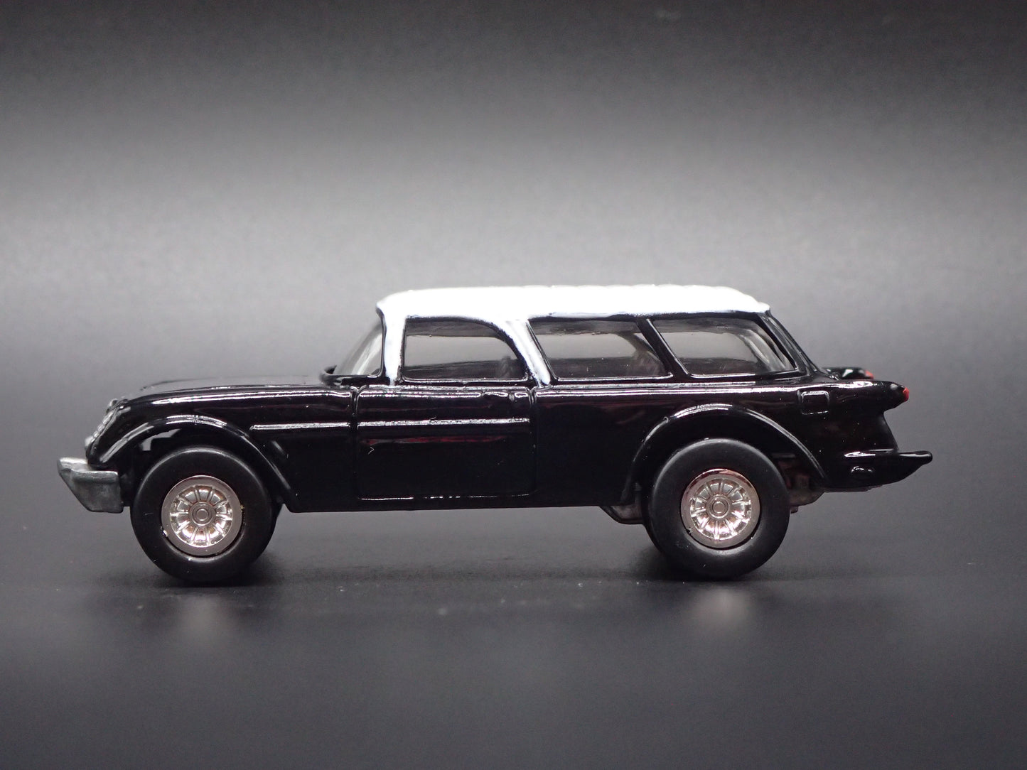1954 54 CHEVY CHEVROLET CORVETTE NOMAD BLACK 1:64 SCALE DIORAMA DIECAST MODEL CAR