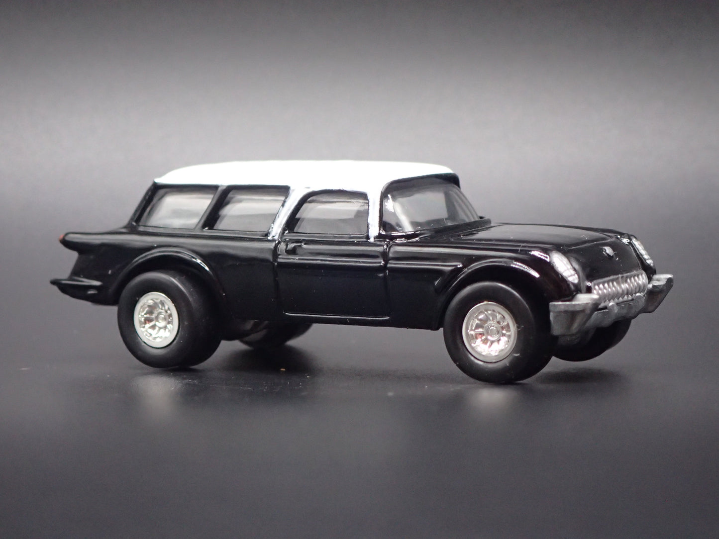 1954 54 CHEVY CHEVROLET CORVETTE NOMAD BLACK 1:64 SCALE DIORAMA DIECAST MODEL CAR