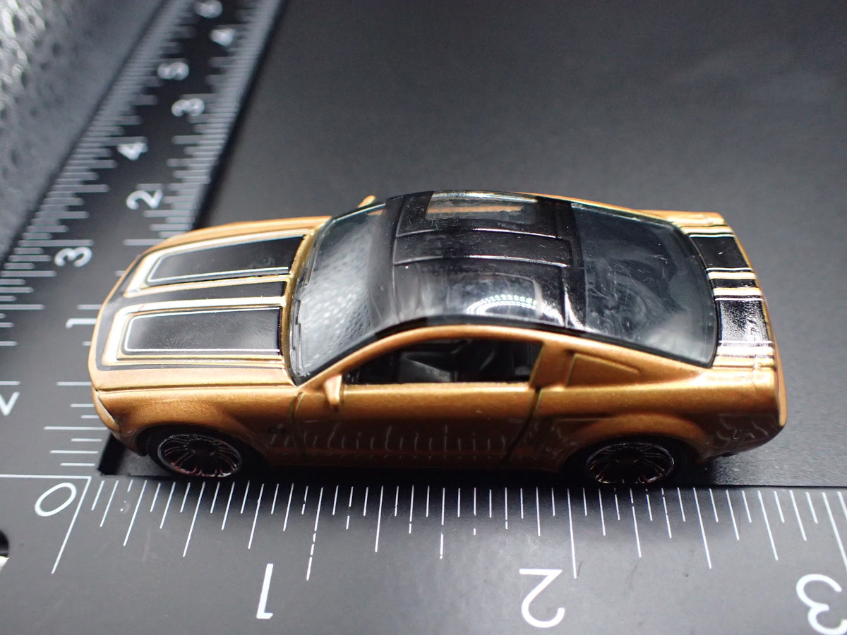 2004 04 FORD MUSTANG GT CONCEPT GOLD 1:64 SCALE COLLECTIBLE DIECAST MODEL CAR