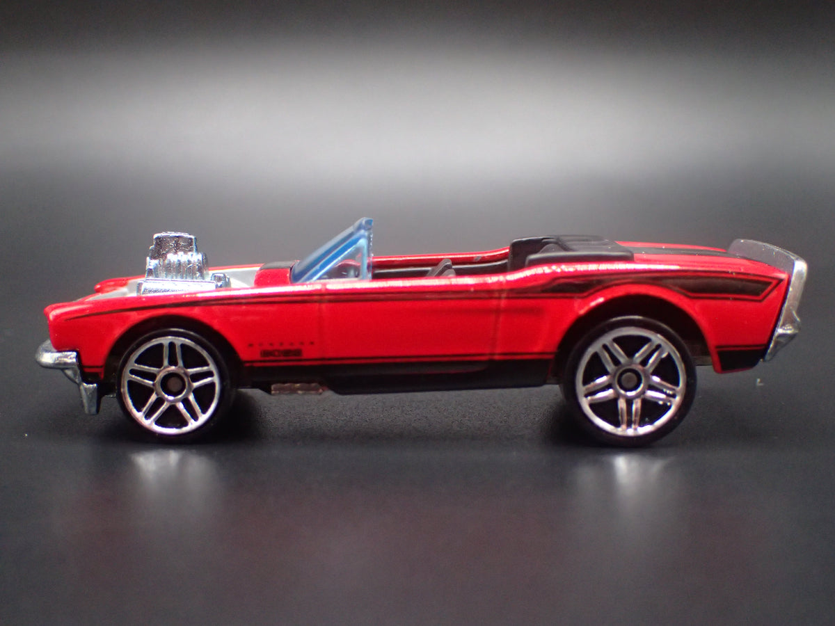 1968 68 FORD MUSTANG CUSTOM CONVERTIBLE RED 1:64 SCALE DIECAST MODEL CAR