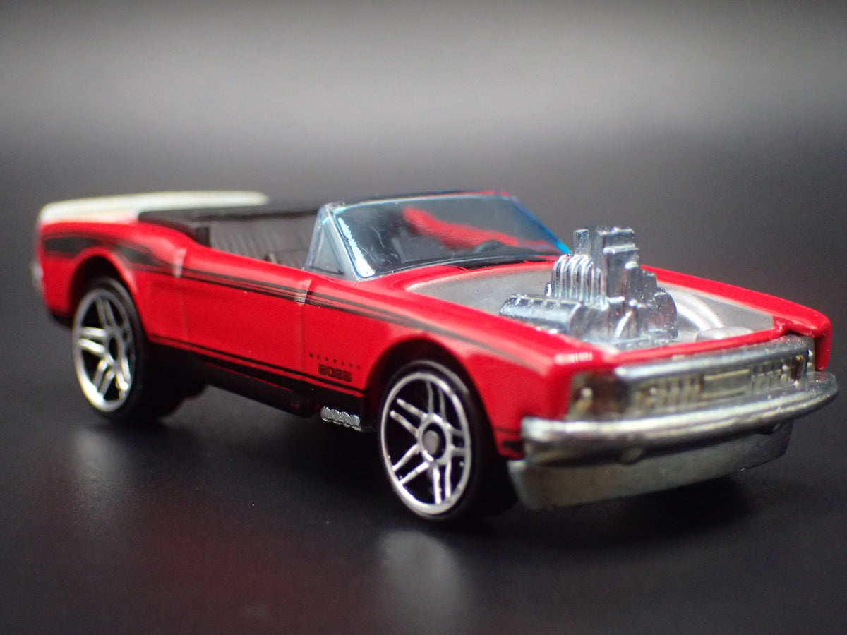1968 68 FORD MUSTANG CUSTOM CONVERTIBLE RED 1:64 SCALE DIECAST MODEL CAR