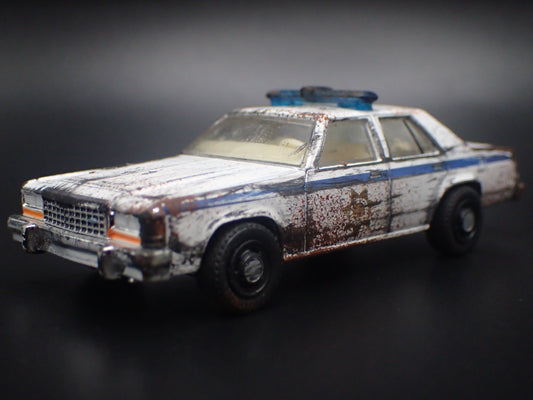 1983 83 FORD LTD CROWN VICTORIA CALIFORNIA POLICE BARN FIND 1:64 SCALE CAR