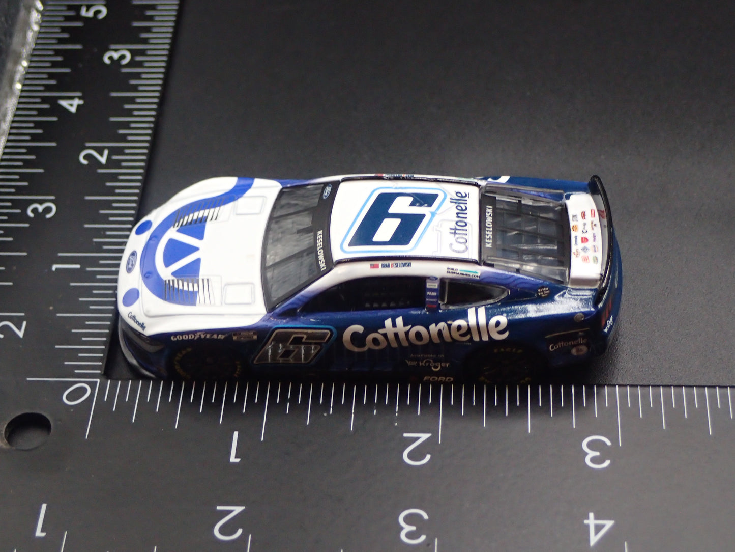 2025 25 FORD MUSTANG #6 BRAD KESELOWSKI KROGER/ COTTONELLE NASCAR 1:64 DIECAST CAR