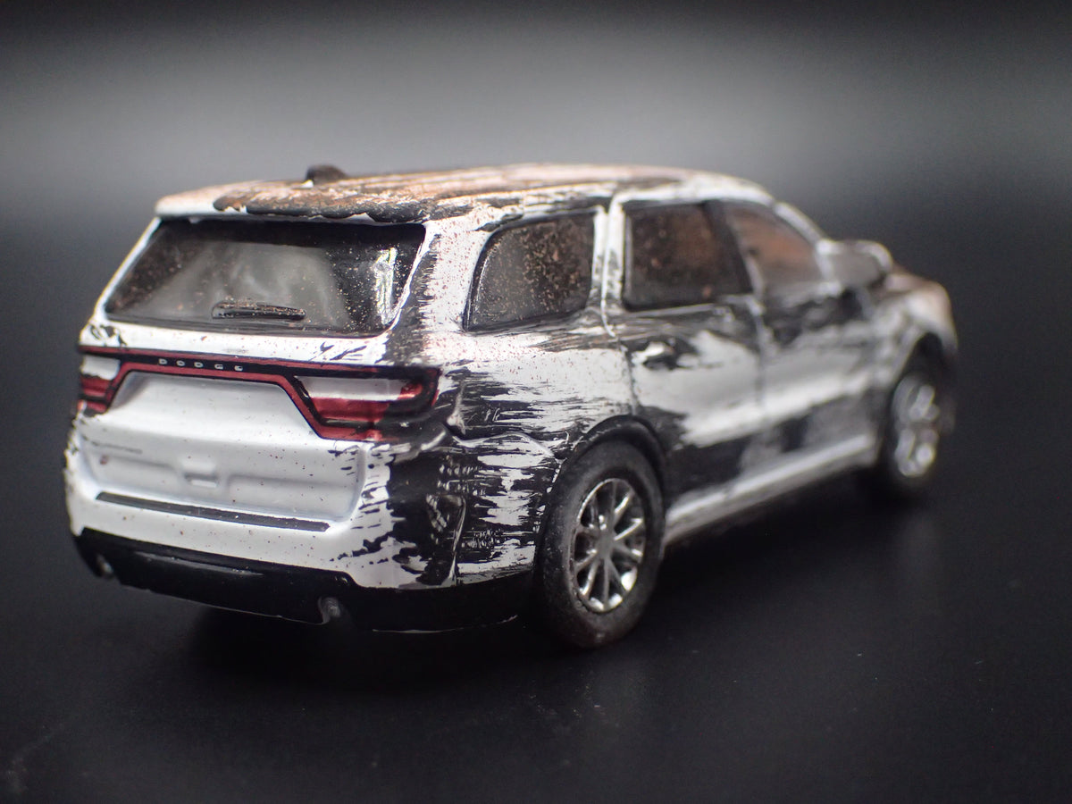 2018-2025 DODGE DURANGO SUV WRECKED 1:64 SCALE DIORAMA DIECAST MODEL CAR