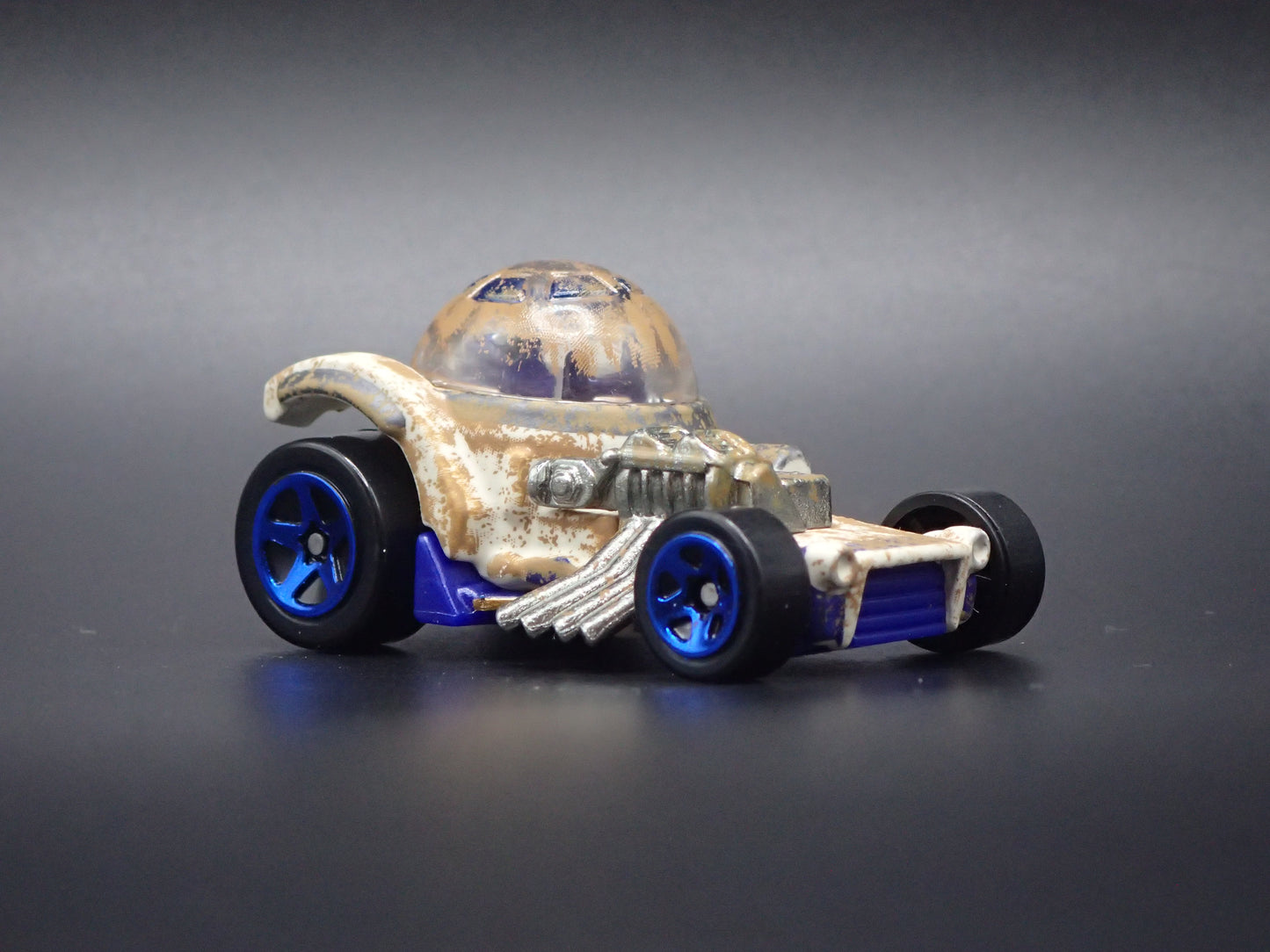 R2-D2 DIRTY STAR WARS 1/64 SCALE COLLECTIBLE DIORAMA DIECAST MODEL CAR