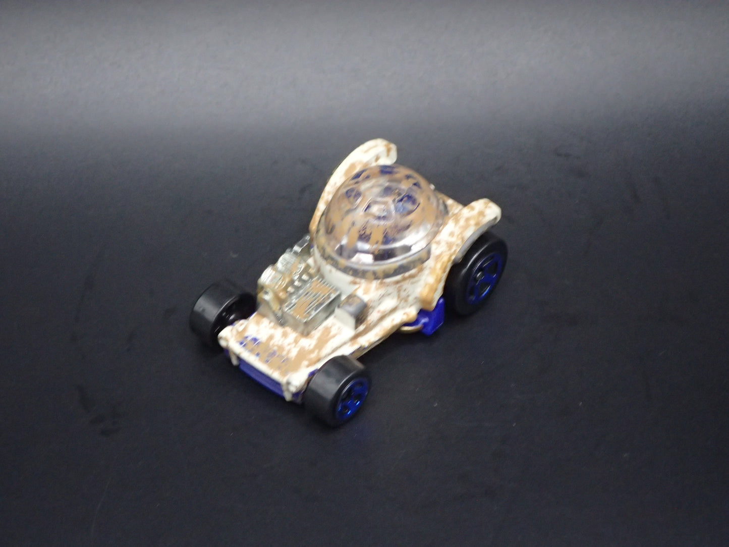 R2-D2 DIRTY STAR WARS 1/64 SCALE COLLECTIBLE DIORAMA DIECAST MODEL CAR