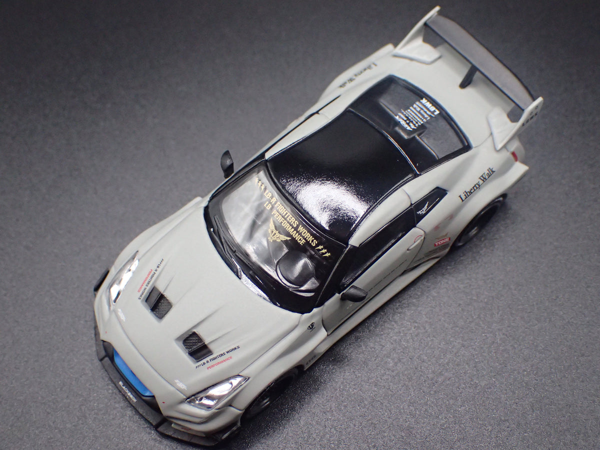 LBWK LB-SILHOUETTE WORKS GT NISSAN 35GT-RR R35 1:64 SCALE DIECAST MODEL CAR