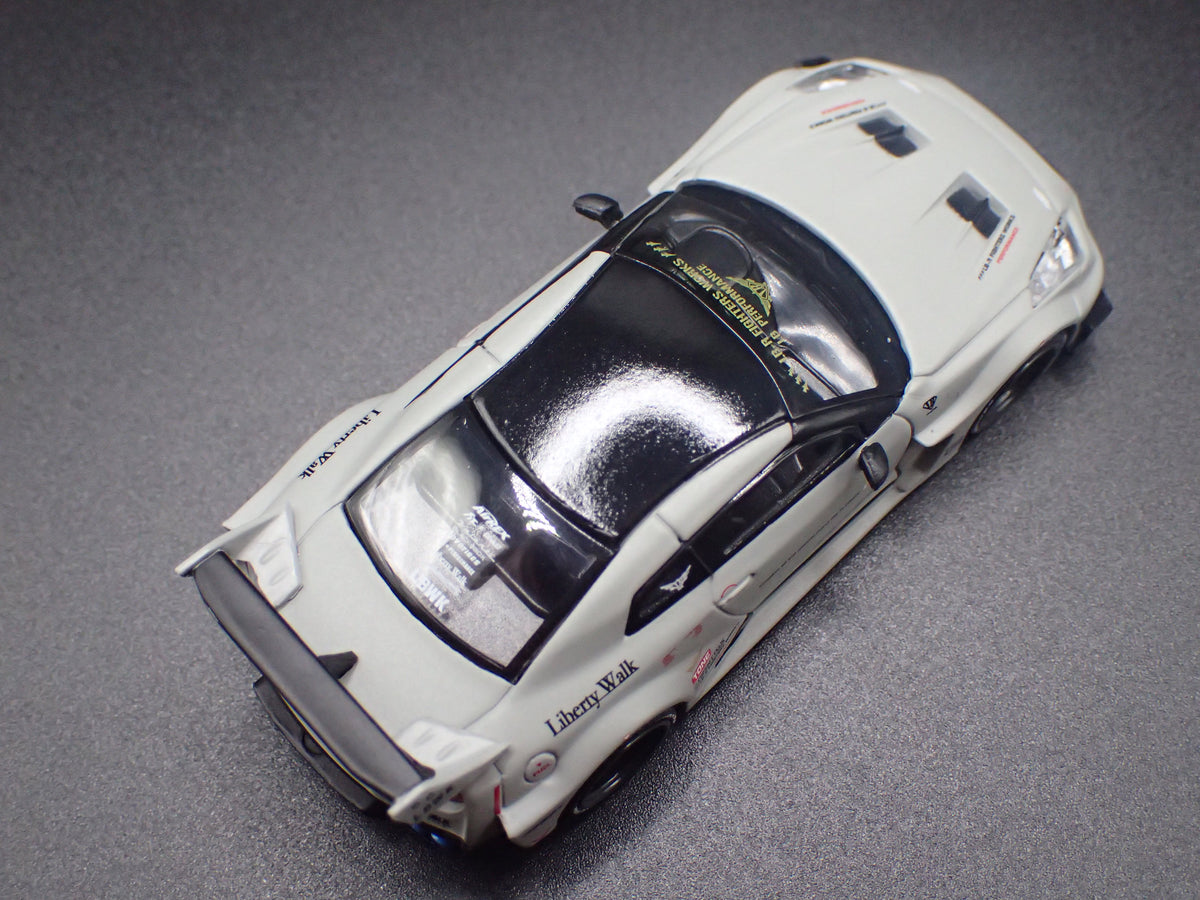 LBWK LB-SILHOUETTE WORKS GT NISSAN 35GT-RR R35 1:64 SCALE DIECAST MODEL CAR