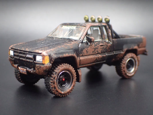 1984-1988 TOYOTA SR5 PICKUP TRUCK MUDDY 1/64 SCALE COLLECTIBLE DIECAST MODEL CAR