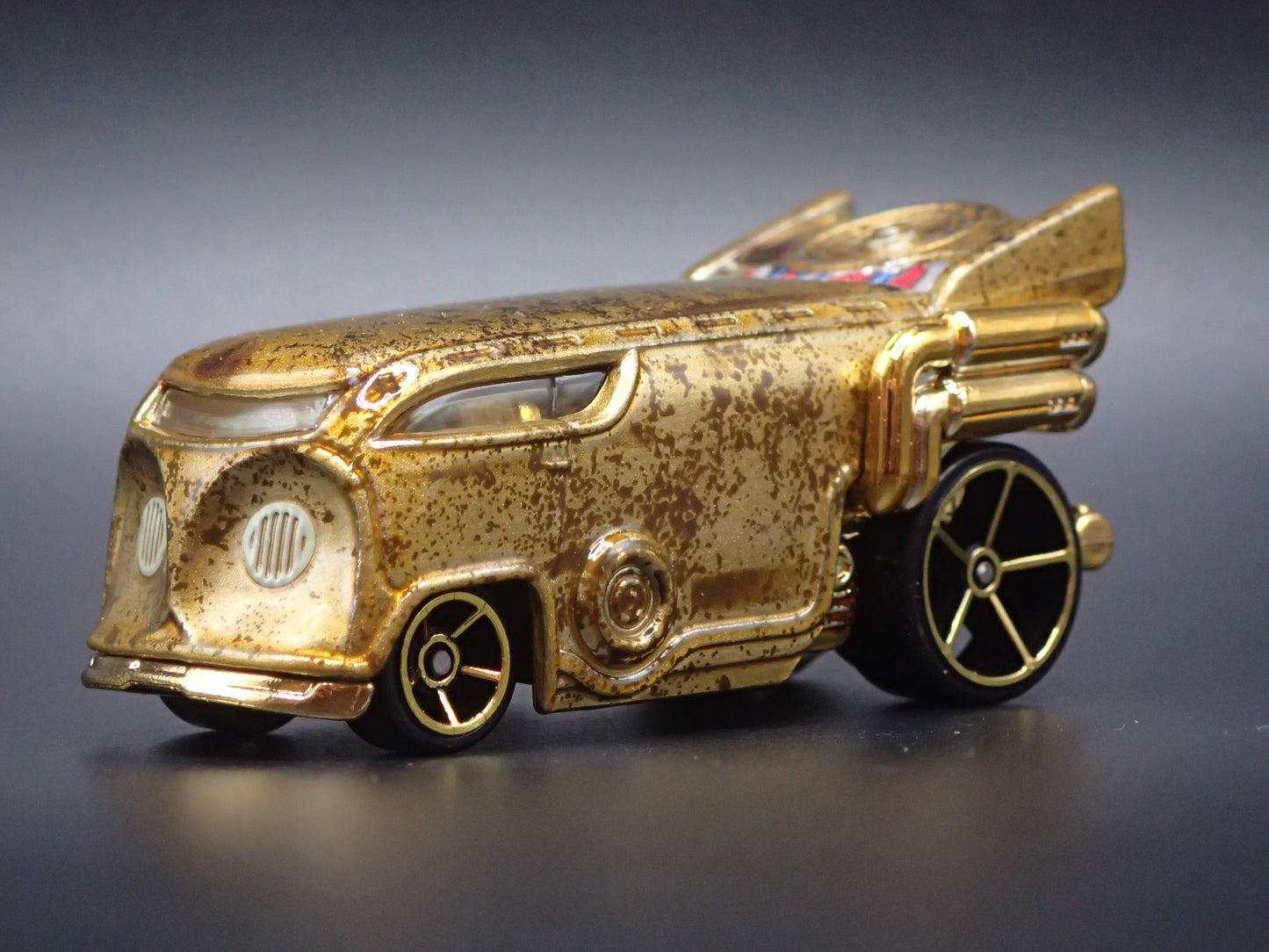 C-3PO DIRTY STAR WARS 1/64 SCALE COLLECTIBLE DIORAMA DIECAST MODEL CAR