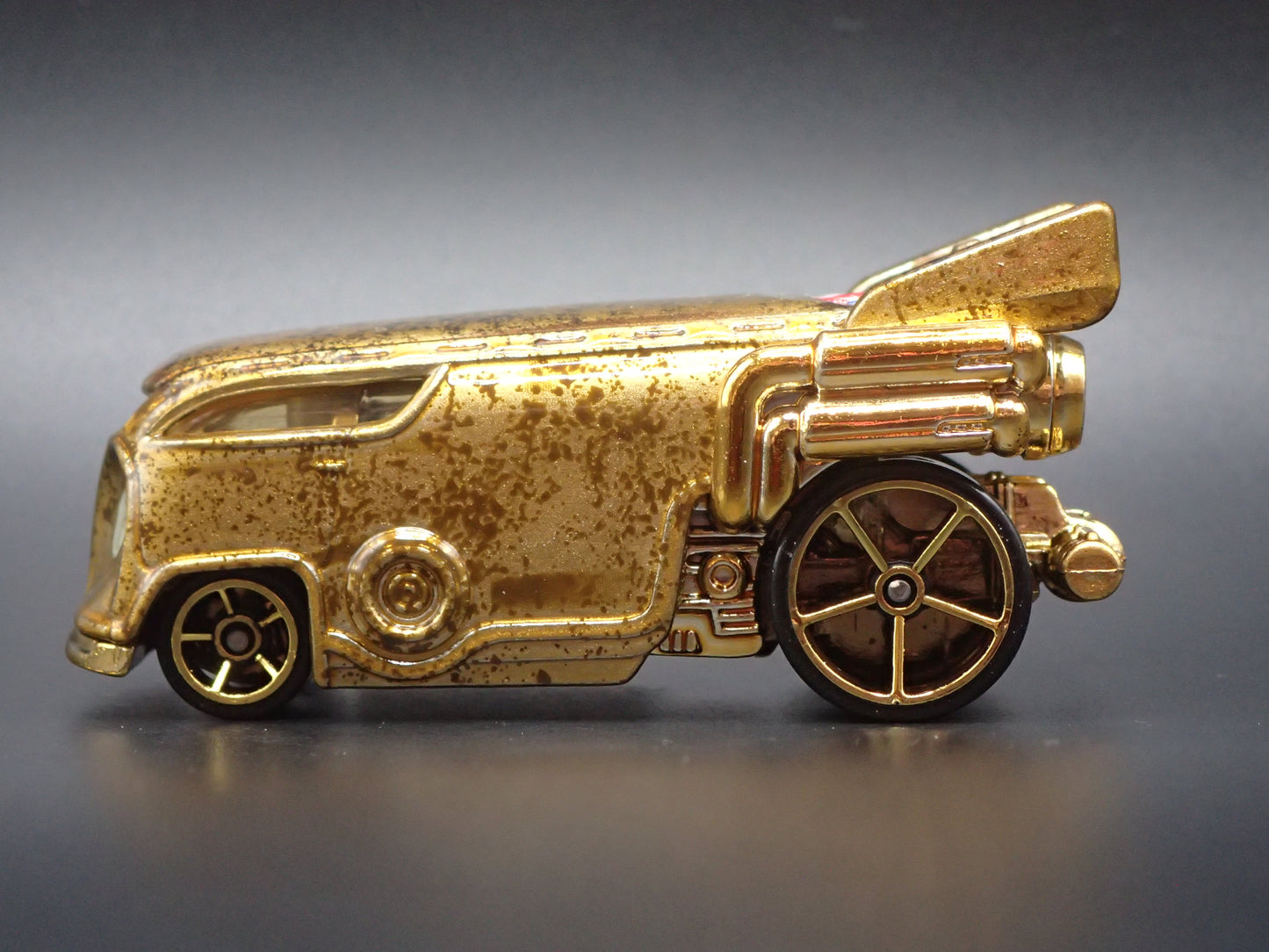 C-3PO DIRTY STAR WARS 1/64 SCALE COLLECTIBLE DIORAMA DIECAST MODEL CAR