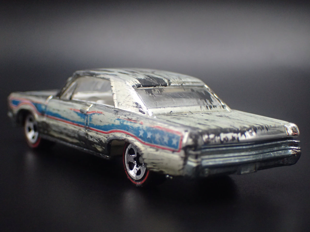 1965 65 PONTIAC GTO MUSCLE BARN FIND 1:64 SCALE COLLECTIBLE DIECAST MODEL CAR