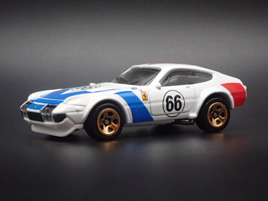 1968-1973 FERRARI 365 GTB4 COMPETIZIONE WHITE 1:64 SCALE DIORAMA DIECAST MODEL CAR